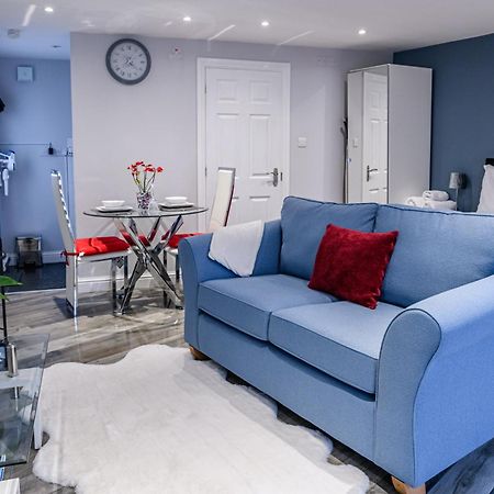 Luxury One Bedroom Guesthouse M6, Junction 10 Walsall Willenhall Exteriér fotografie